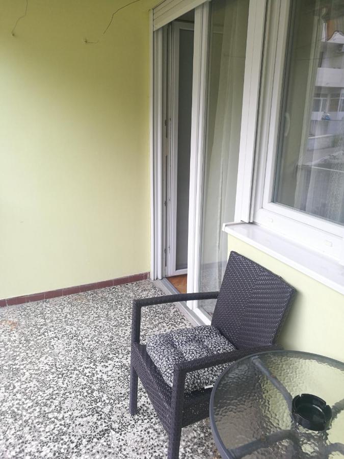Pretty Big Double Bed Room With Balcony Split Eksteriør billede